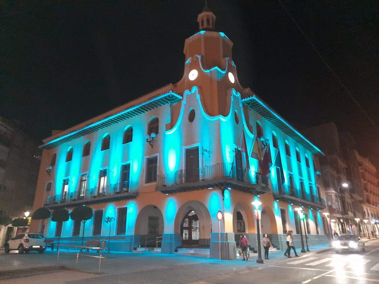 2020-11-19-Ayuntamiento-iluminado-patrona
