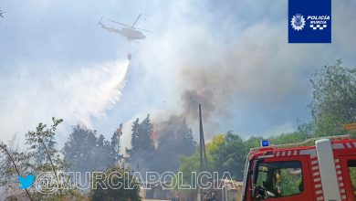 Photo of Un incendio de matorrales en Patiño obliga a cortar la autovía A-30