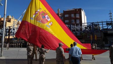 Photo of El alcalde pide a los vecinos en un bando que pongan banderas en los balcones por la Fiesta Nacional