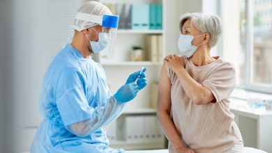 Photo of Suspendida la vacunación con AstraZeneca, de la que se han puesto 21.000 dosis en la Región