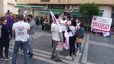 Photo of Los feriantes mantienen su protesta frente al Ayuntamiento hasta que consigan autorización para instalar sus atracciones