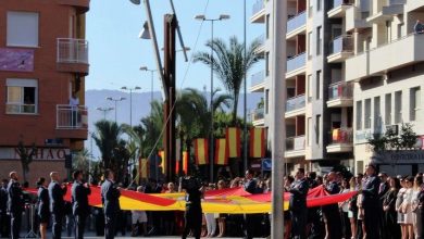 Photo of El alcalde pide a los vecinos que pongan la bandera nacional en sus balcones