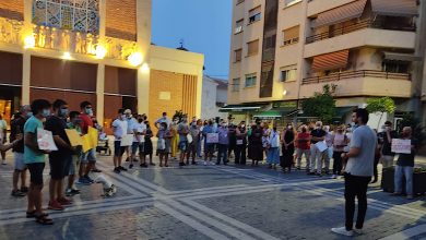 Photo of Un centenar de personas protesta contra el proyecto de recortar el servicio de autobuses