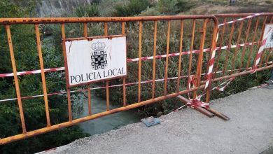 Photo of El puente de Javalí Nuevo sobre el río lleva dos meses sin un tramo de barandilla