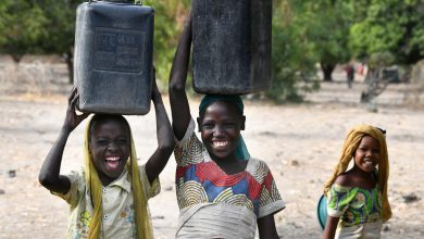 Photo of En siete de cada diez hogares sin agua les toca a las mujeres y niñas ir a buscarla