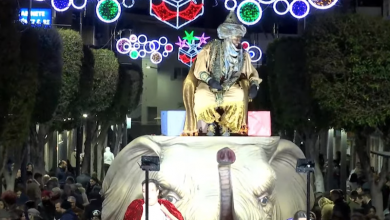 Photo of Fotogalería. Los Reyes Magos aterrizan y se pasean por Alcantarilla