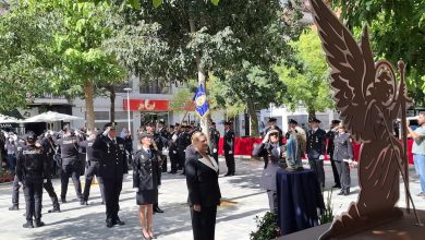 Photo of Un monolito en la plaza de la Constitución recuerda el bicentenario de la Policía Nacional