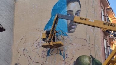 Photo of Cinco artistas urbanos pintan sus murales en edificios de Alcantarilla