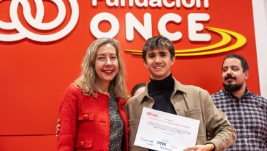 Photo of Fundación ONCE entrega en Murcia becas a cuatro estudiantes con discapacidad