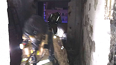 Photo of Una mujer de 78 años, intoxicada en el incendio de su casa en la calle Doctor Fleming