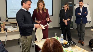 Photo of Plasbel, de Alcantarilla, forma a inspectores de Consumo sobre el uso de bolsas en comercios