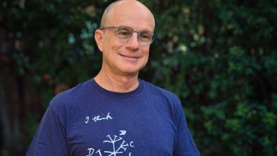 Photo of El entomólogo Chema Catarineu muestra la vida sorpendente de los insectos en un libro divulgativo