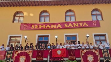 Photo of Las jugadoras del Hozono Jairis brindan a la ciudad su trofeo de subcampeonas