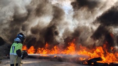 Photo of Extinguen un incendio en una parcela con residuos junto a la autovía A7