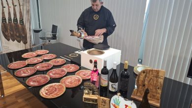 Photo of Ocho reconocidos cortadores de jamón participan en el concurso nacional La Noria de Oro