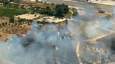 Photo of Alarma entre los vecinos por el incendio de matorral en los solares junto al colegio Samaniego