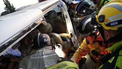 Photo of Dos muertos y cinco heridos en Alcantarilla en la colisión de una moto y una furgoneta en la A7